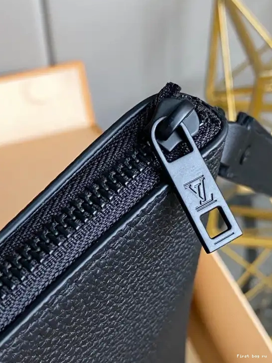 First bag ru LOUIS IPAD VUITTON POUCH 0520